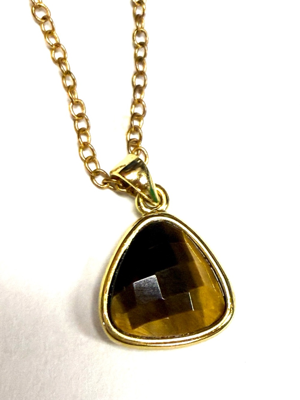 Gold tone pendant  with tiger eye imitation necklace NSN